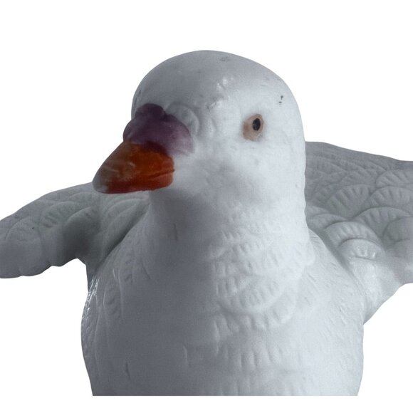 Vtg Porcelain White Dove Musical Figurine Plays "Feelings" Gold Ribbon Holly - Picture 8 of 12